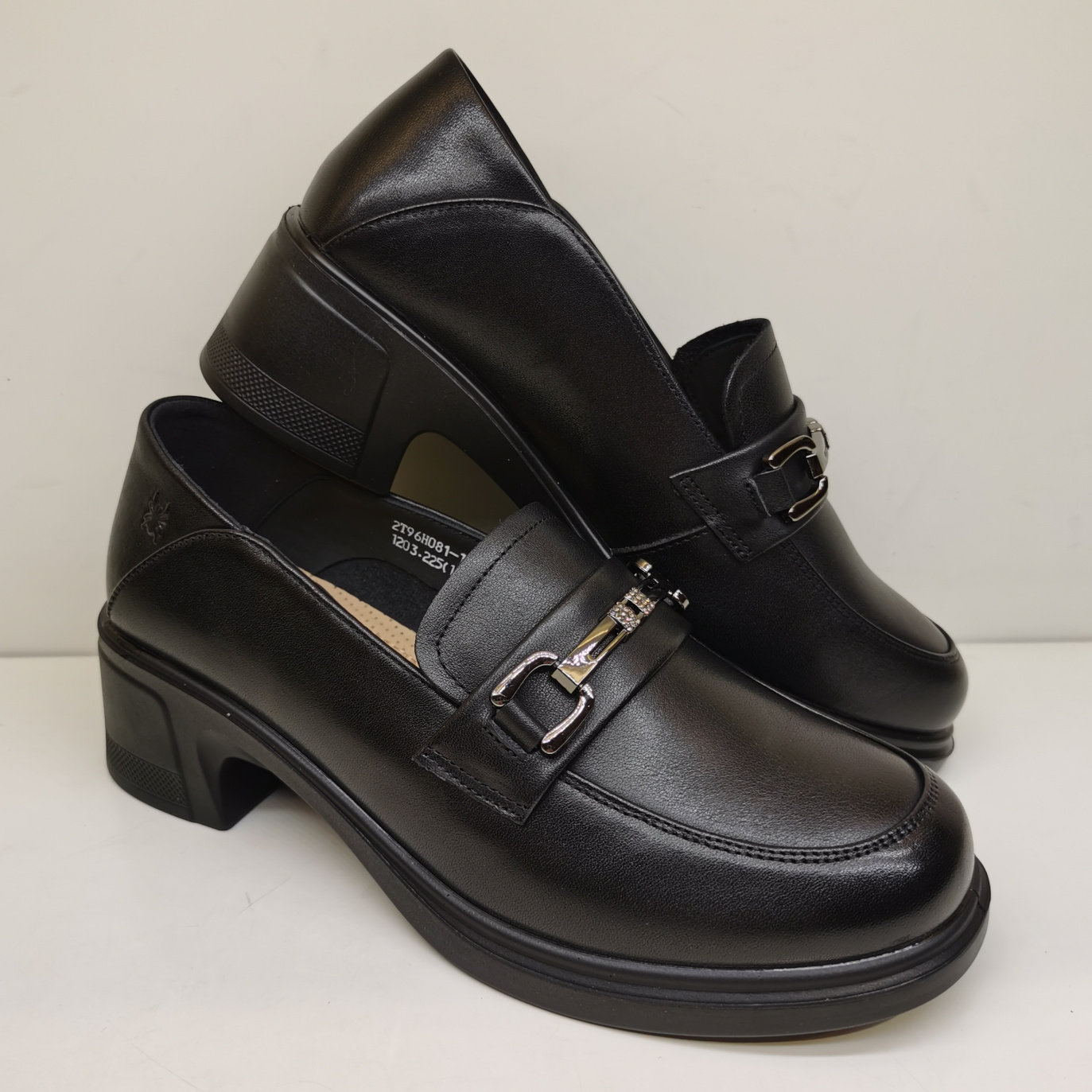 蜘蛛王女鞋2026春新款英伦风乐福鞋牛皮中跟一脚蹬金属扣深口单鞋,女鞋,深口单鞋,淘宝优惠券,粉丝福利购,淘宝优惠卷