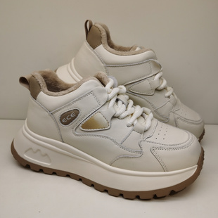 蜘蛛王女鞋2025冬季新款时尚百搭休闲软底防滑工作鞋加绒保暖女棉