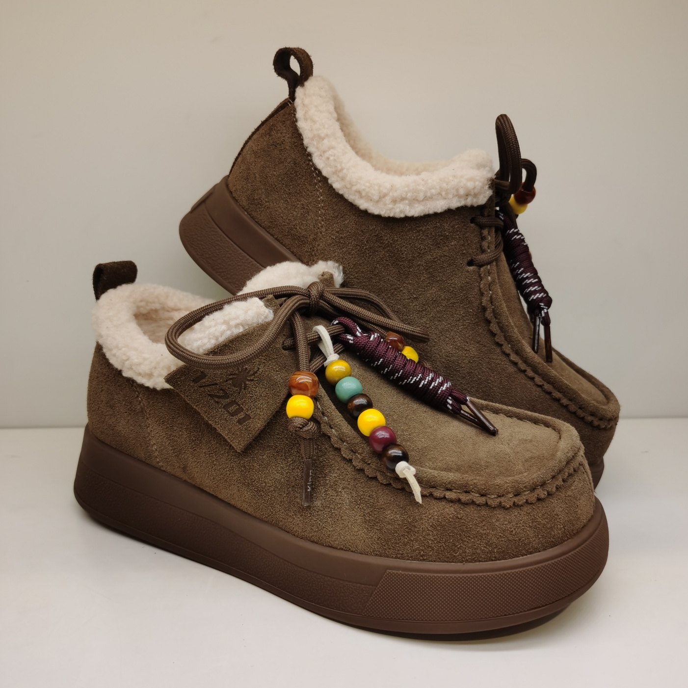 蜘蛛王2025冬季新款时尚休闲女鞋