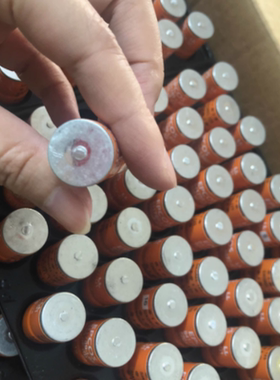 EPCOS 西门子  B41789-L8827-Q1 68V 820UF 18X35MM 铝电解电容