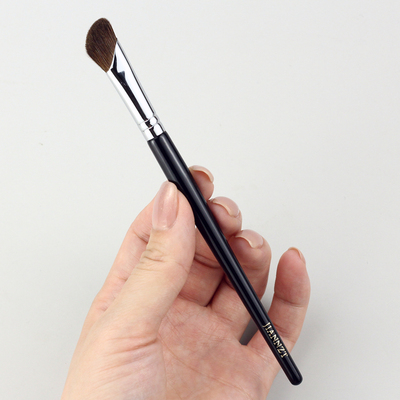 简斯鼻影刷动物毛斜角