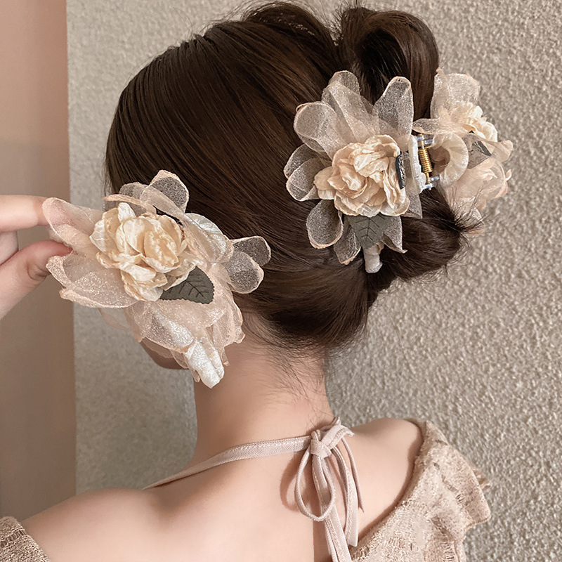 新中式干枯玫瑰花朵抓夹女2025新款高级感国风发夹后脑勺大鲨鱼