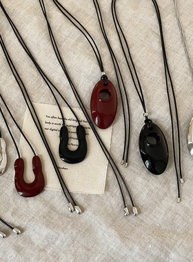 plow向日葵欧尼同款U形水滴金属吊坠黑绳项链简约百搭颈链毛衣链