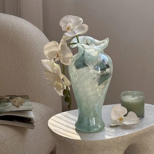 中古风蓝色花边玻璃花瓶