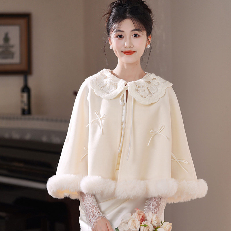 白色婚纱披肩秋冬小外套保暖结婚新娘披肩专用外搭敬酒服斗篷复古