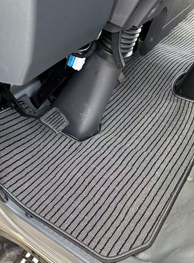 江淮骏铃V6/V5/V7/A8/G6/D6/E6/E5/E3骏铃H330K330骏玲II货车脚垫