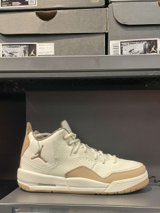 FQ6861 耐克Nike 121 女子中帮篮球鞋 Jordan Courtside