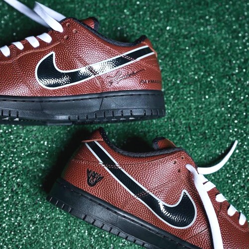 NIKE耐克男鞋SB Dunk低帮滑板鞋复古运动休闲反光板鞋HJ4131-200