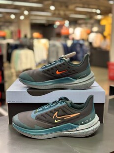 Nike/耐克 AIR WINFLO SHIELD 男子防泼溅跑步鞋 DM1106-002