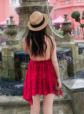 2025新款红色吊带裙女秋夏季打底波西米亚风沙滩裙性感露背连衣裙