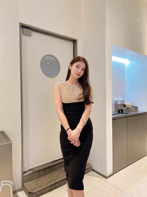 法式气质重工设计钉珠小礼服