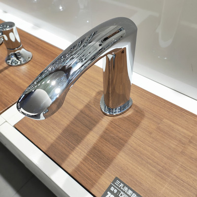 TOTO感应水龙头TLE22001B