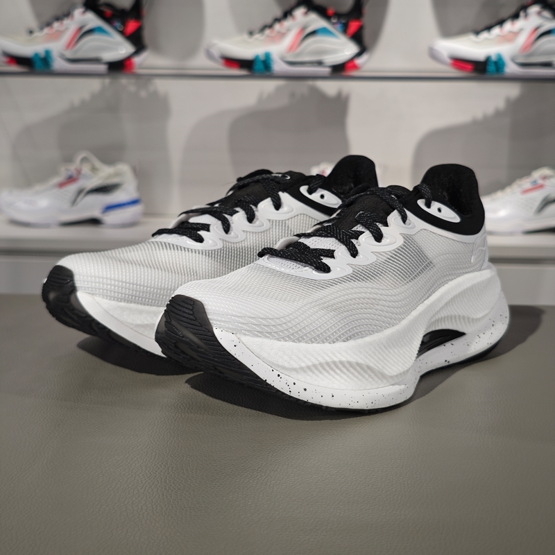 李宁正品越影4 PRO女子舒适厚底轻质柔软缓震保护跑步鞋ARHU010-3