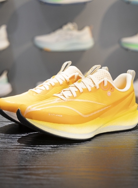 李宁正品2025冬季男子反光运动轻量高回弹耐磨跑步鞋ARPV015-2