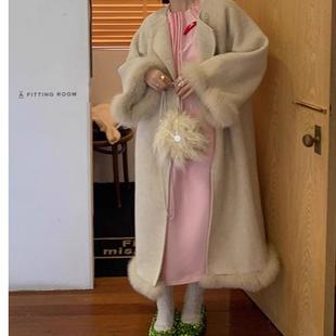 le rouge周美美 冬日慵懒可拆卸兔毛毛边重工阔袖羊毛双面呢大衣