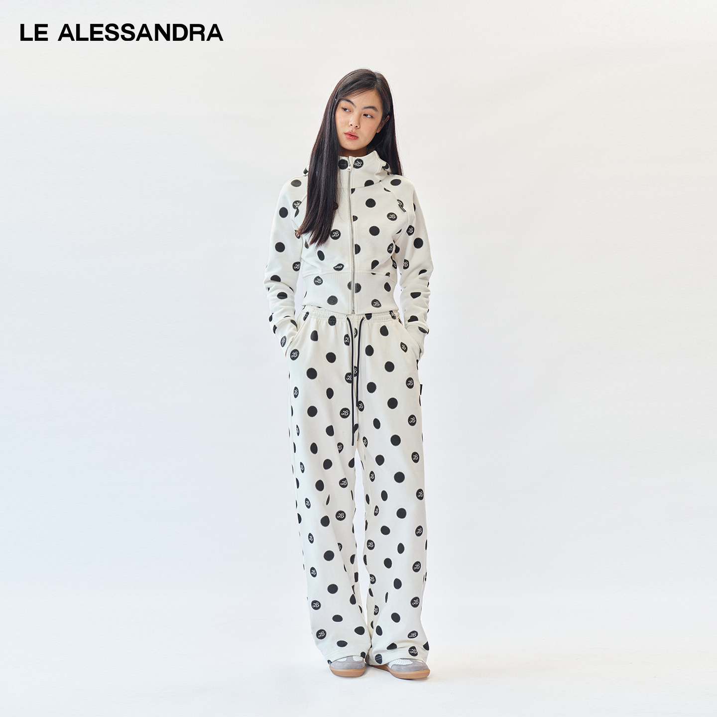 品牌直营LEANDR黑白大
