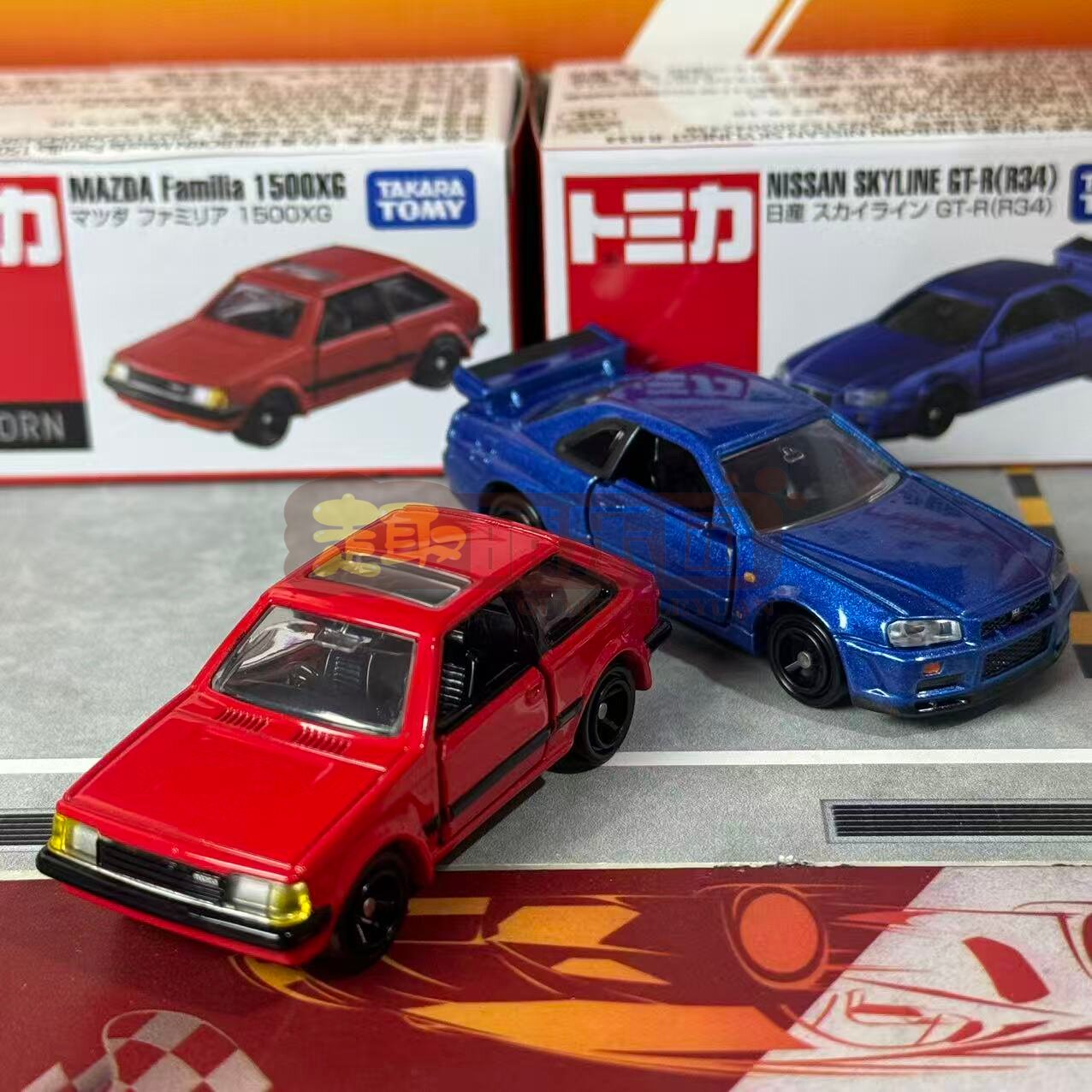 TOMY 多美卡复刻合金车日产 GTR R34 马自达 Familia 1500XG 车模 - 实物图