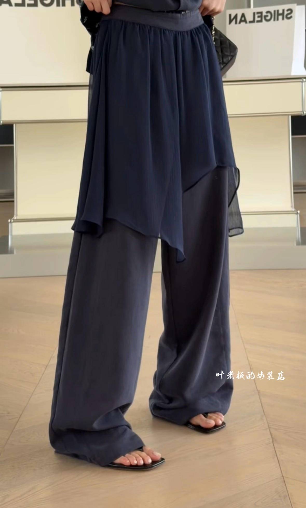 T69263洋气屁帘裤 诗歌兰女装2026款气质藏青蓝拼接雪纺纱夏凉裤