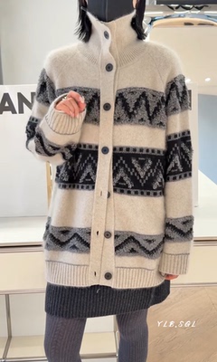 7626诗歌兰欧货女装2025秋冬款 时尚气质米杏色拼花纹立领毛衣女