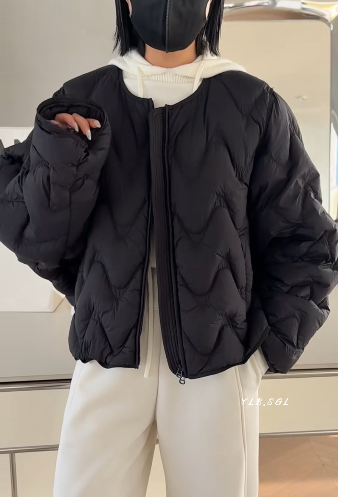 62602诗歌兰女装2026冬款 时尚气质黑色波浪格纹圆领羽绒服外套女