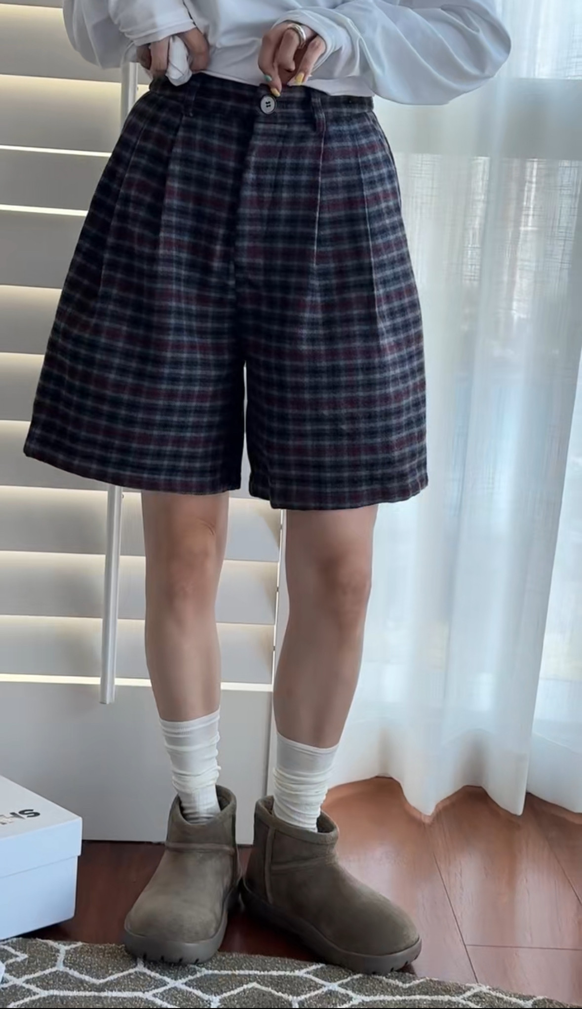 6813诗歌兰2024冬款 时尚百搭气质灰蓝色高腰拼色格子休闲短裤女