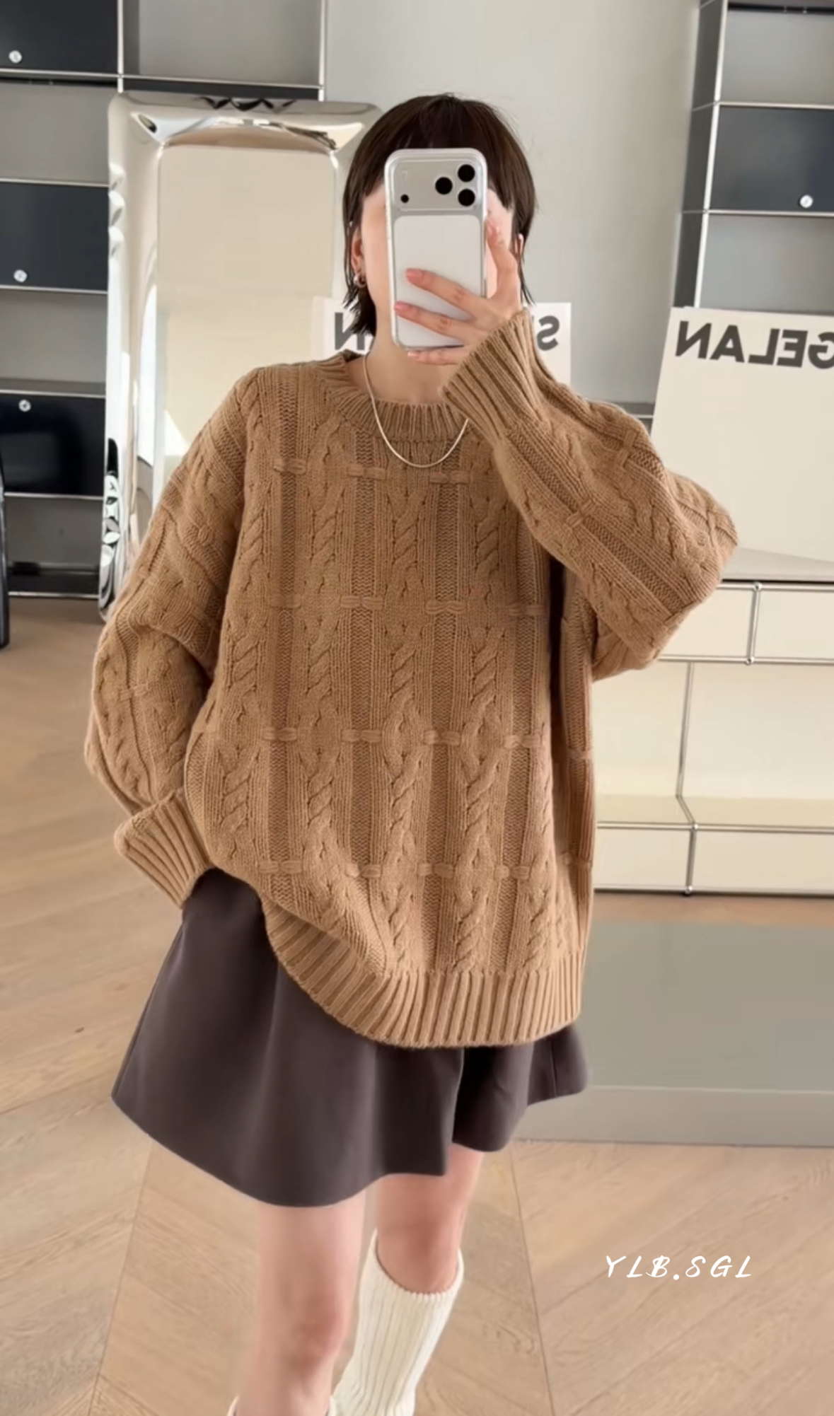 88601诗歌兰女装2025冬款 时尚气质百搭驼色圆领麻花纹休闲毛衣女