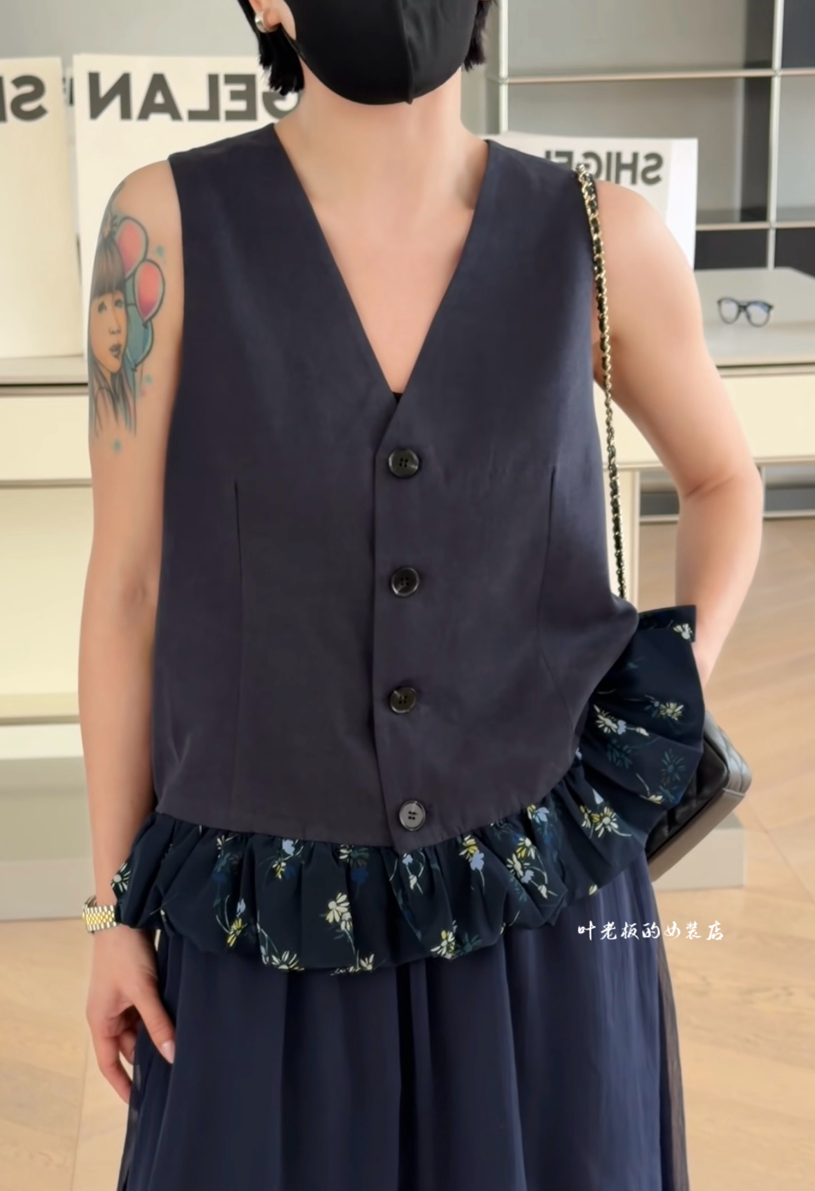T69268拼接马夹 诗歌兰女装2026夏气质蓝色下摆花边V领马甲外套女