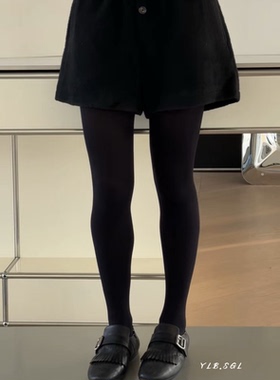 现货8652诗歌兰女装2025冬款 百搭黑色松紧腰纽扣羊毛显瘦短裤女