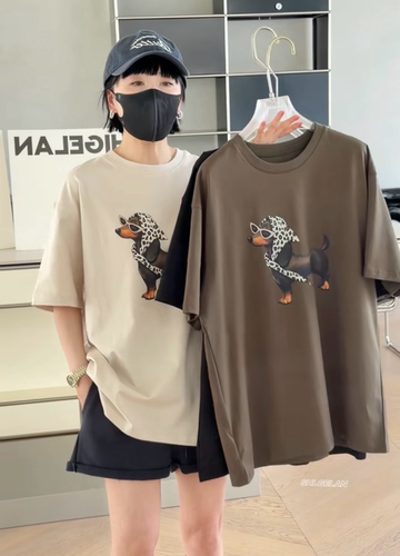 T26088卡通短袖 诗歌兰欧货女装2026春夏款 气质卡其色腊肠狗T恤