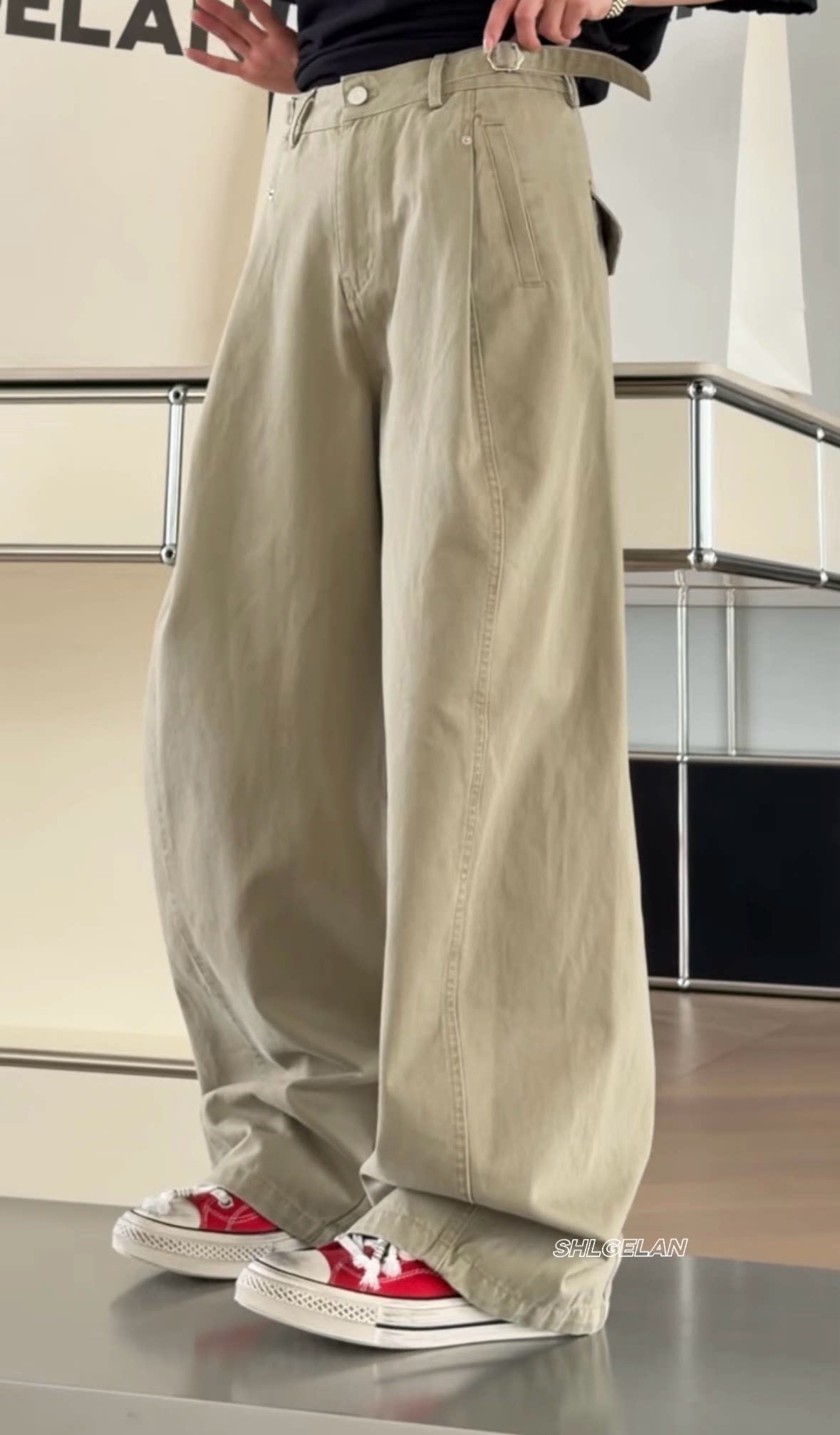 58099诗歌兰裤子2026春款 气质百搭卡其色高腰弯刀裤侧扣休闲裤女