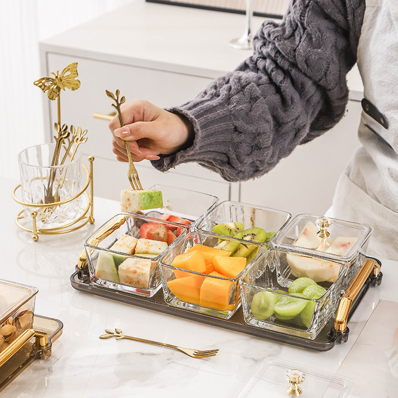 轻奢水果盘家用四宫格干果盘2026新款客厅坚果盘瓜子分格小吃盘碟