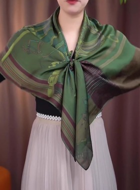 丝巾妈妈新款春秋洋气时尚高级感墨绿防晒披肩薄款围巾大方巾110