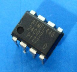 直插 AT24C02代号02B 存储器/串口EEPROM 2.7-5.5V 2K DIP-8 原装