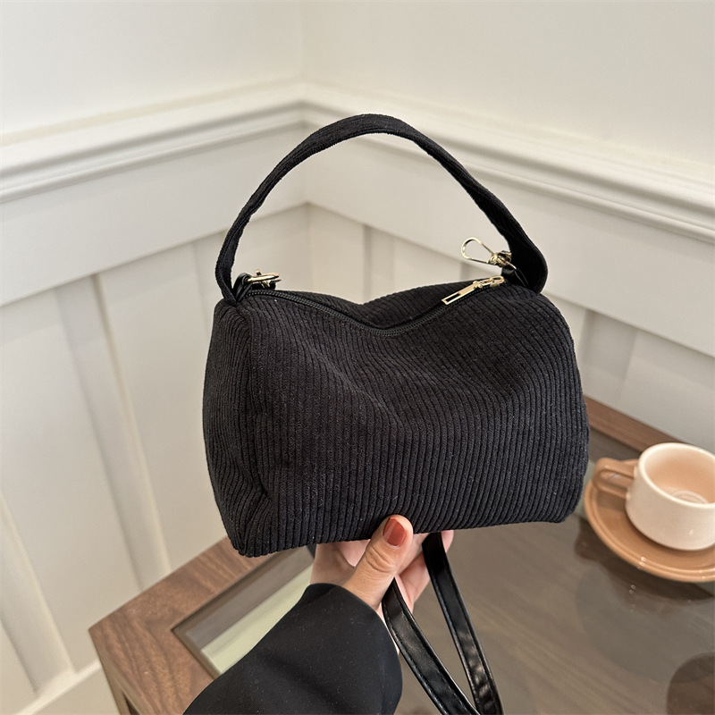 小众设计包包女2024春夏新款饭盒枕头包手提休闲小方包单肩斜挎包