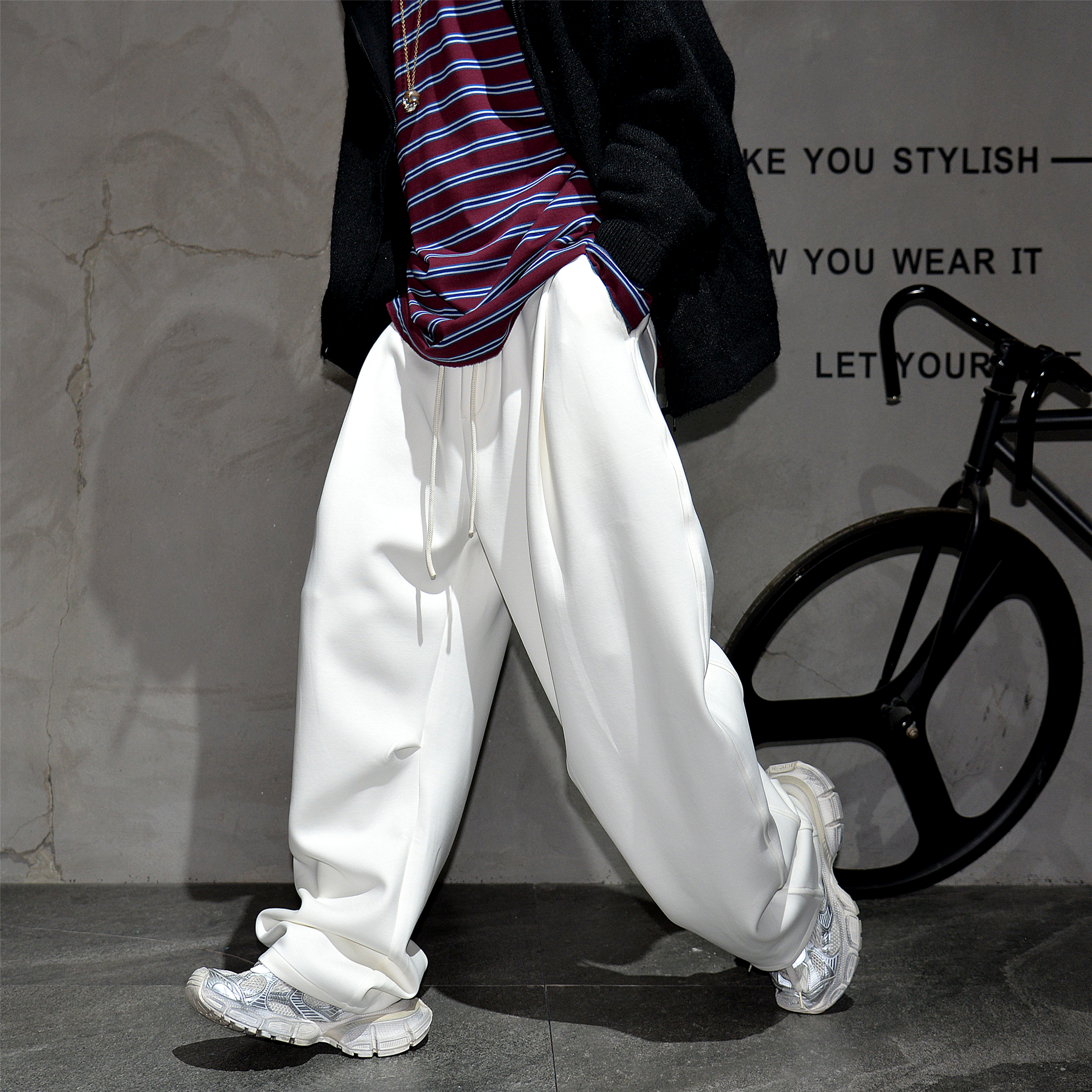 白色宽松阔腿弯刀卫裤男潮牌痞帅慵懒风休闲针织裤垂感百搭长裤子