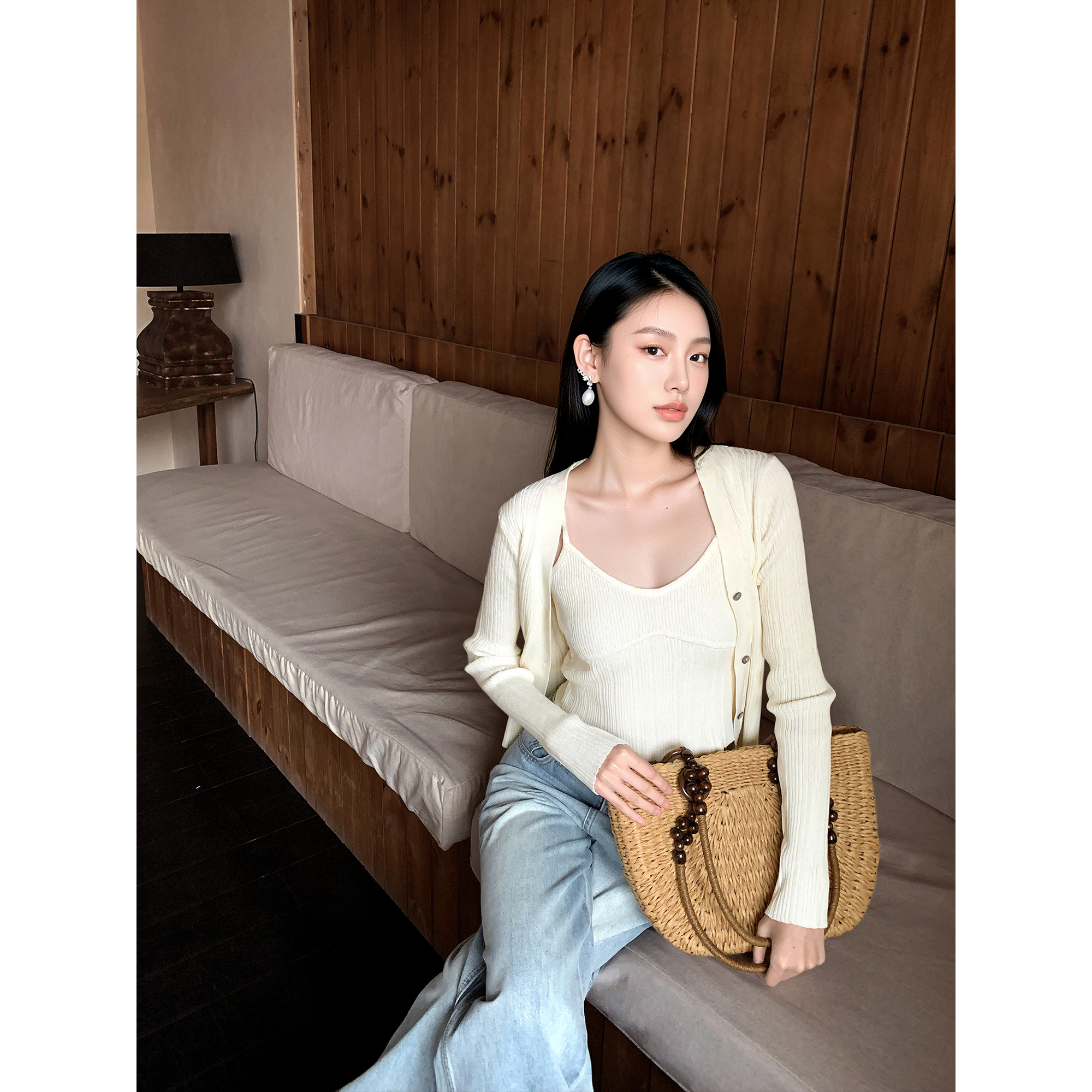 GEMQI 温柔风白色针织开衫女早秋氛围感穿搭短款小外套吊带两件套