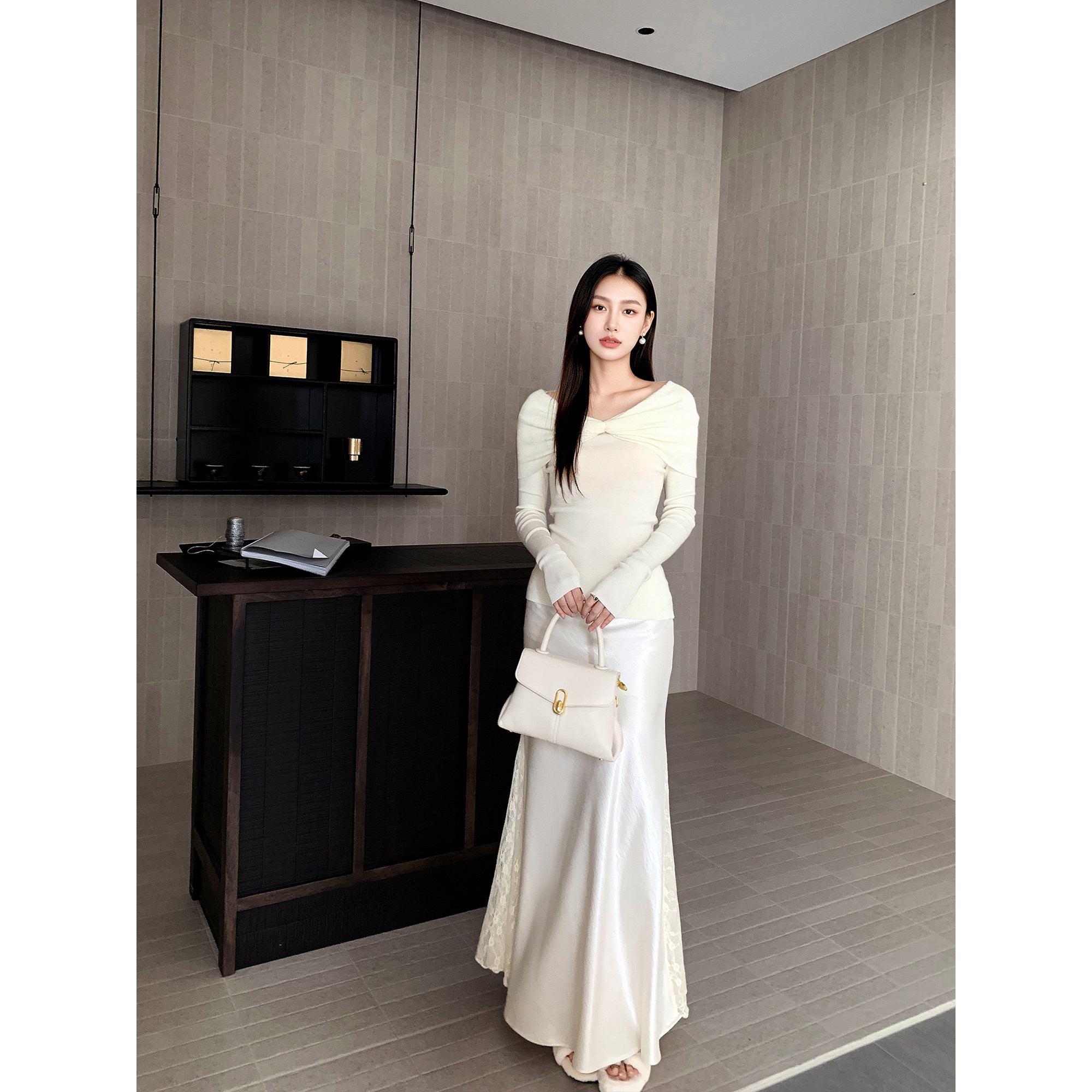 GEMQI 杏色缎面蕾丝半身裙女2025新款秋季设计感法式包臀鱼尾长裙,女装/女士精品,半身裙,淘宝优惠券,粉丝福利购,淘宝优惠卷