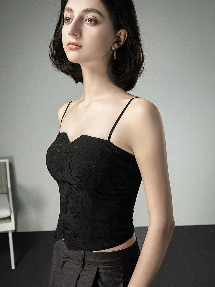 夏季黑色细肩带吊带背心女2025新款外穿辣妹短款小上衣衬衫内搭
