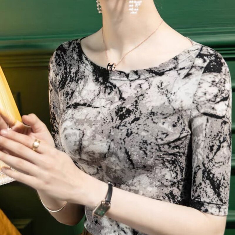 夏季亮丝T恤女五分袖修身淑女印