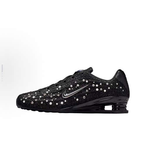 Nike黑色女款生活休闲鞋
