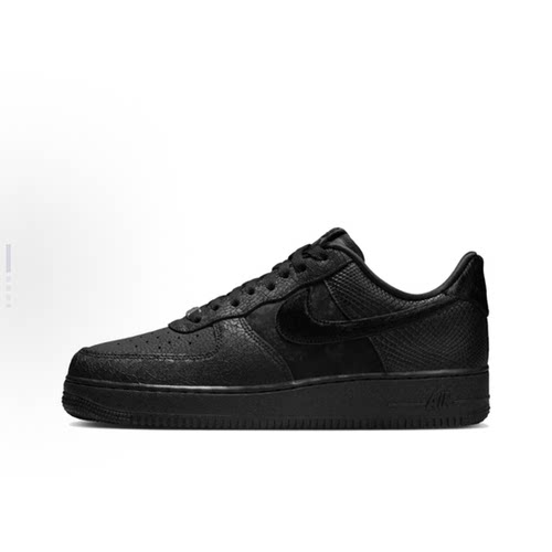 Nike黑色男款低帮运动休闲板鞋