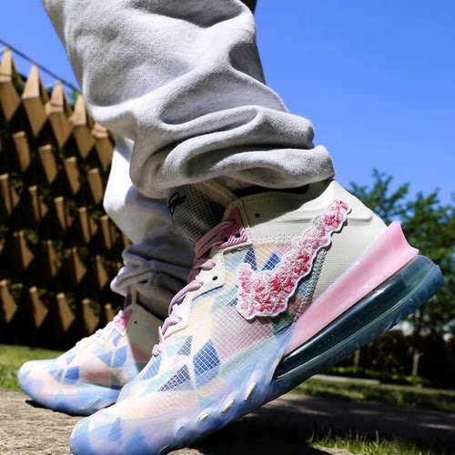 Nike LeBron 18 联名 LBJ 粉蓝拼接樱花运动休闲篮球鞋CV7564-101