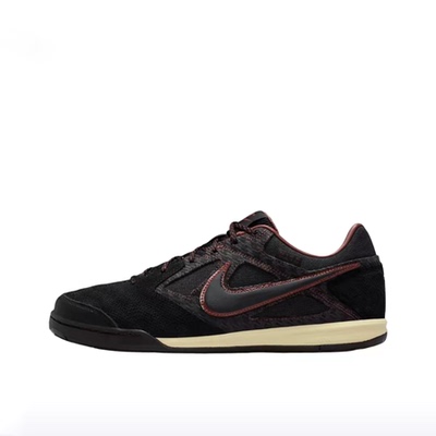Nike黑色男款时尚休闲足球鞋