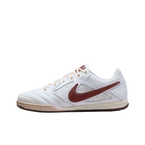 Nike白色男款运动休闲足球鞋
