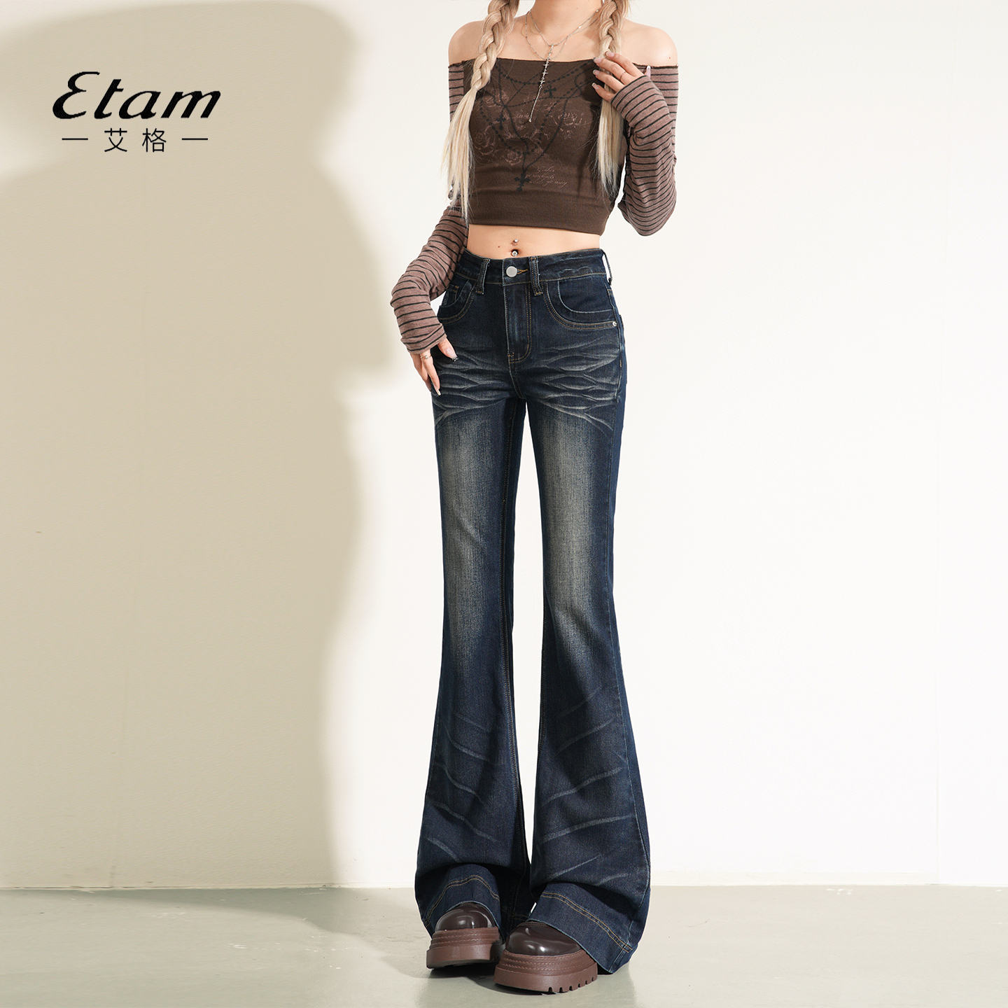 艾格Etam复古蓝微喇叭牛仔裤女