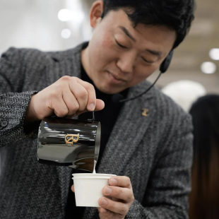 WPMx韩国 RORA & UMPAUL联名款限量咖啡拉花缸#41尖嘴