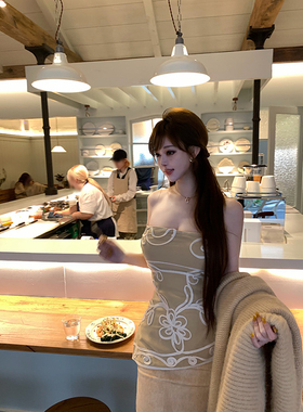 With 99jiu【lady线条】气质设计感立体刺绣抹胸上衣法式复古内搭