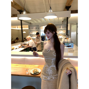 气质设计感立体刺绣抹胸上衣法式 lady线条 复古内搭 99jiu With