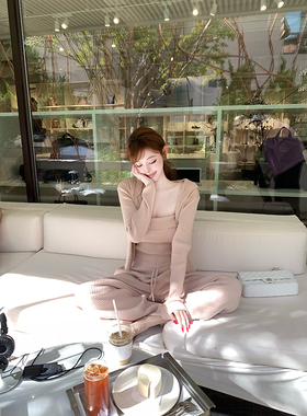 With 99jiu【舒适方程式】韩系竖纹抹胸百搭连帽外套针织长裤套装