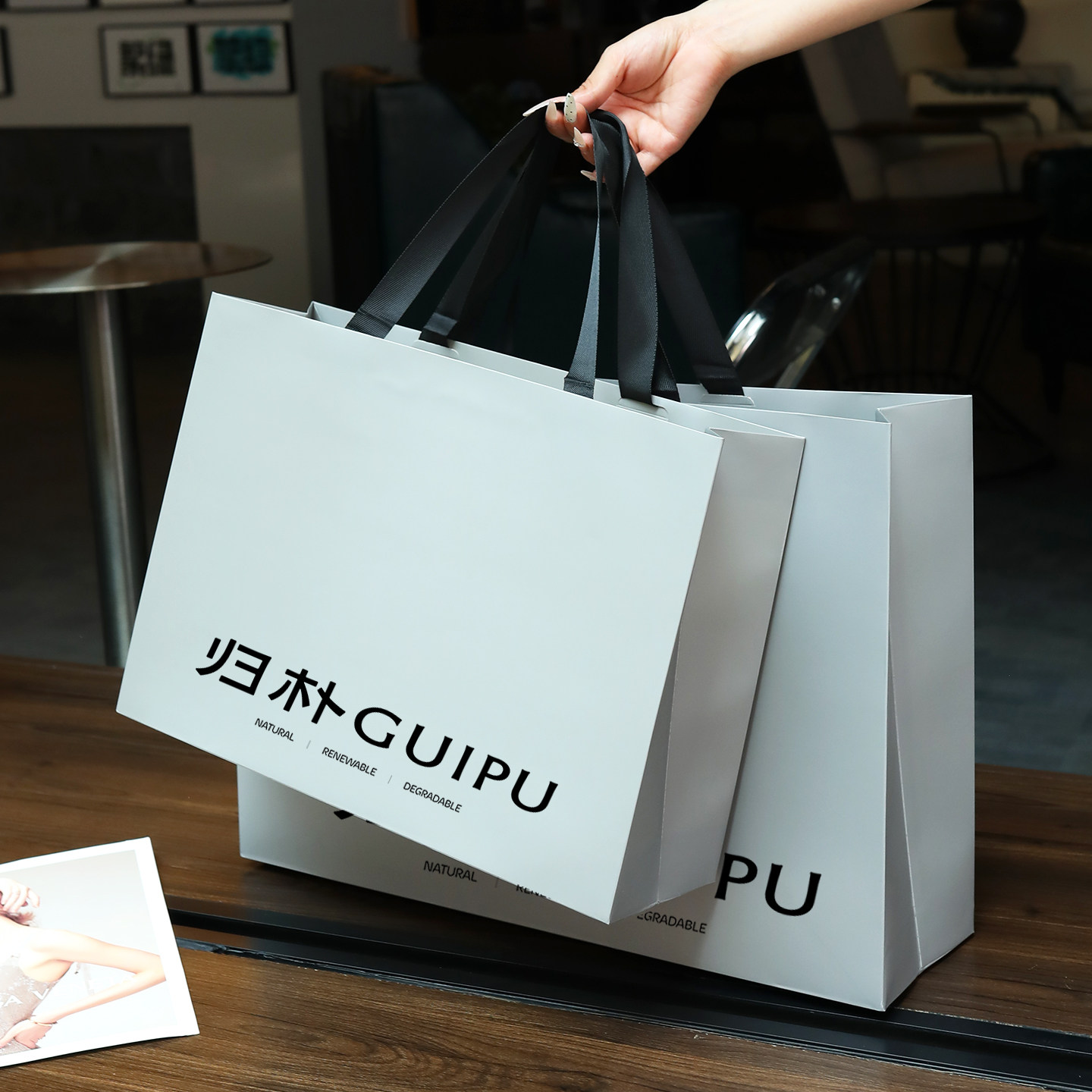 服装店手提袋定制通用购物手提袋韩版简约可定制logo高级感手拎袋